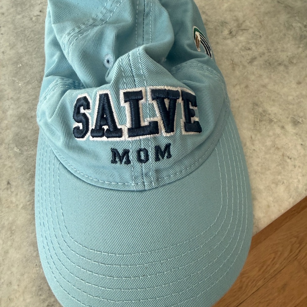 Light Blue Embroidered 'SALVE MOM' Baseball Cap